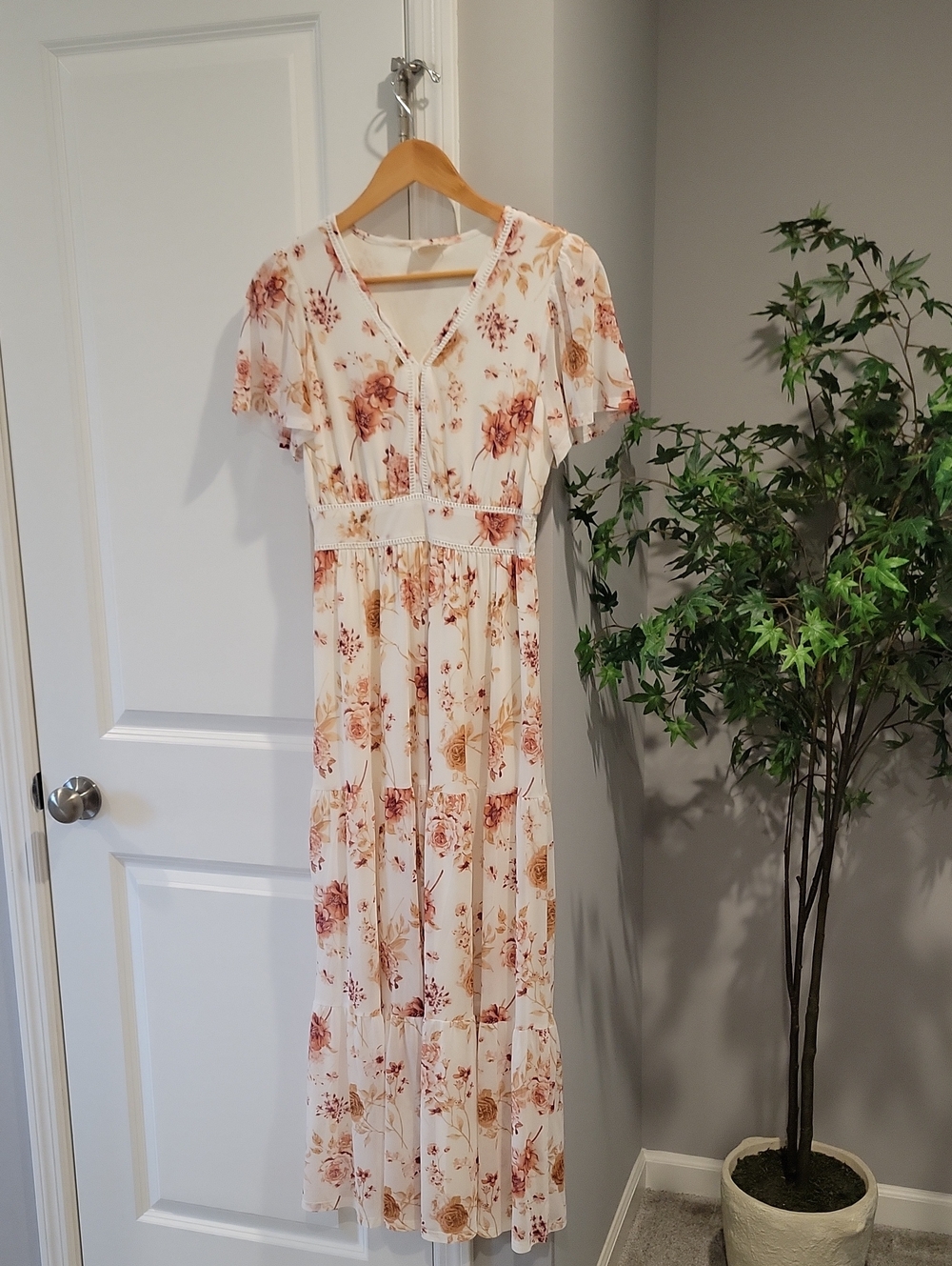 Floral V-Neck Maxi Dress in Cream and Blush